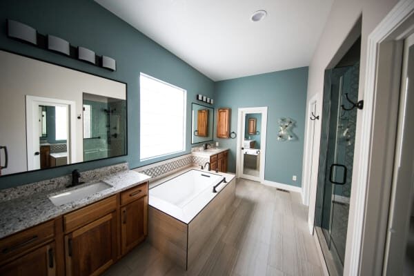 Bathroom remodeling in Honolulu, HI from American Floor & Home
